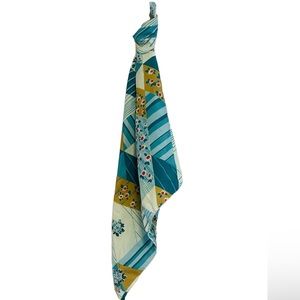 3/$25 🖤 Floral and Stripes Scarf

Size: 20X20"